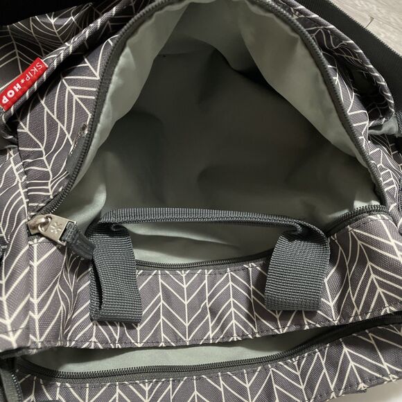 Skip Hop Duo Double Signature Diaper Bag Messenger Tote Gray Chevron 16x15x3.5" - Picture 6 of 8